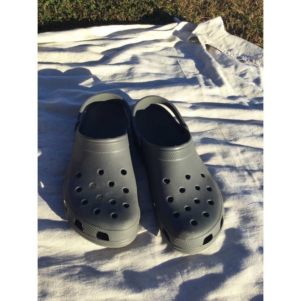 Crocs mens shoes size 17 sandals breathable blue washable rubber beach gardening